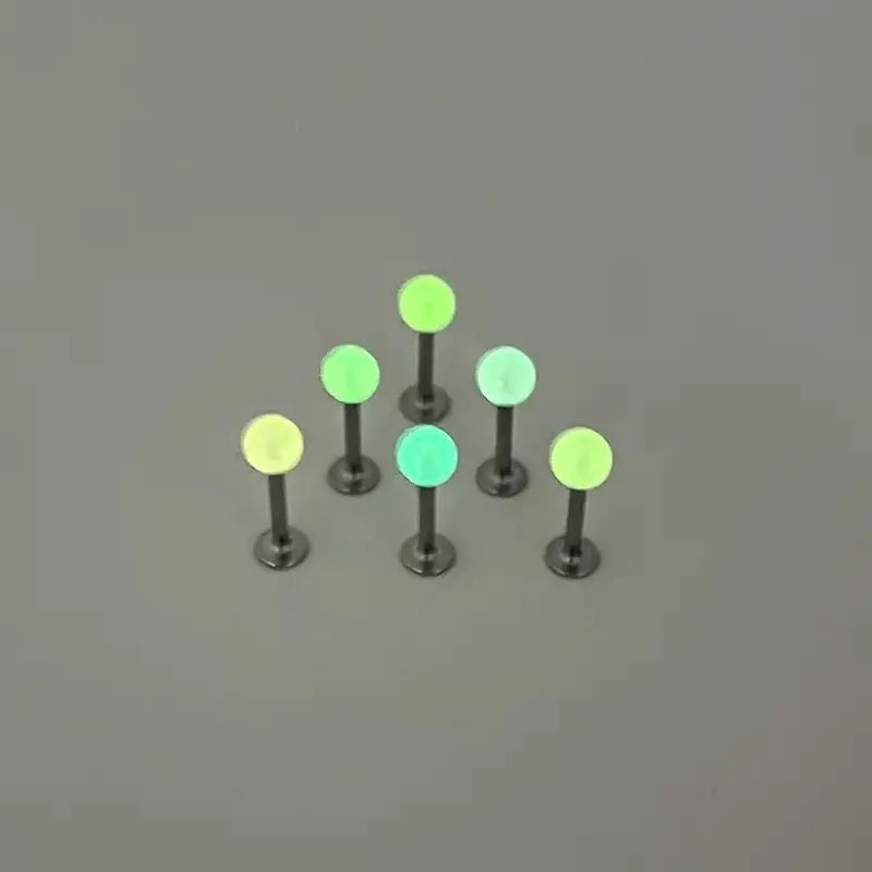 6 Stück leuchtende Ohrstecker